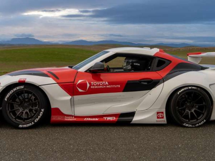 Toyota_Research_Institute_autonomous_drifting_GR_Supra.jpg