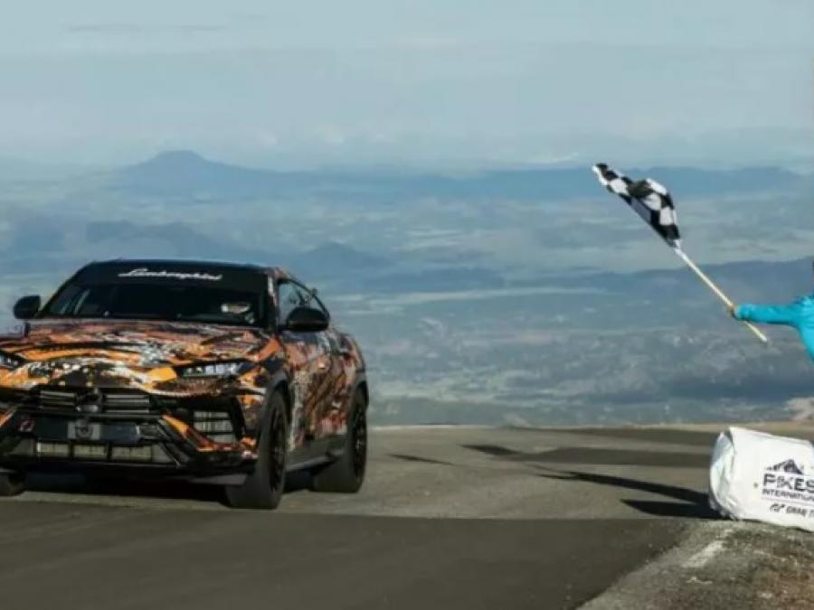 Lamborghini_Pikes_Peak.jpg