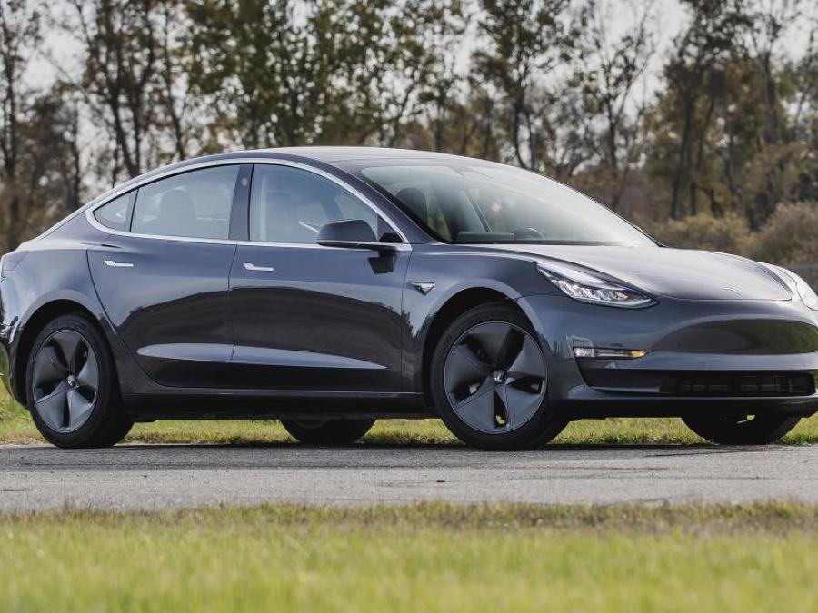 Tesla_auto.jpg